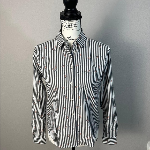 Banana Republic Champagne 🥂 Glass Button down - Picture 2 of 4